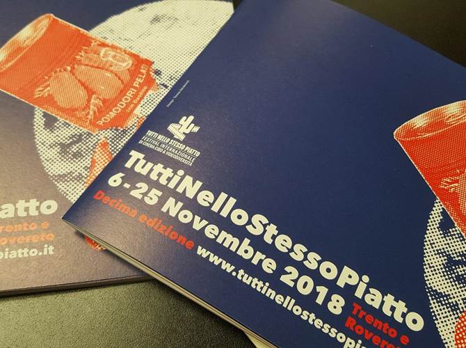 “Tutti Nello Stesso Piatto 2018” ci fa vedere (davvero) cosa mangiamo Venti serate di proiezione, per 35 film e documentari e 4 reportage fotografici, tre mostre e tre cine-concerti, a cui si aggiunge la seconda edizione del corso di giornalismo investigativo. È particolarmente ricco e variegato il programma della decima edizione di Tutti nello stesso piatto, il festival internazionale di cinema cibo e videodiversità organizzato dalla cooperativa Mandacarù, in programma dal 6 al 25 novembre.