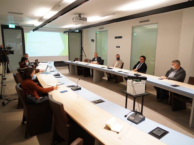 La conferenza stampa su