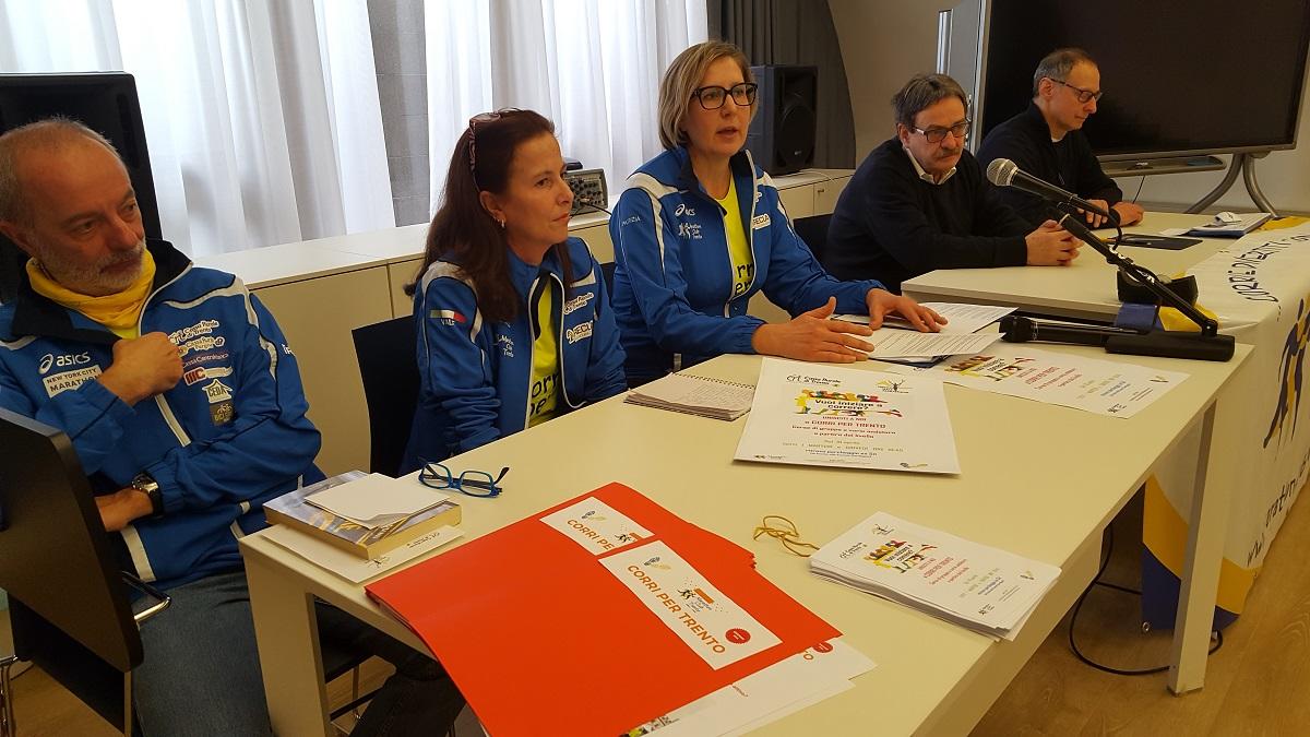 La sala conferenze della Cassa Rurale di Trento ha ospitato la presentazione delle iniziative di Marathon Club Trento: “Corri per Trento”, “Corri da zero” e “Corri la maratona”.