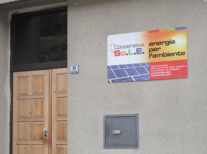 Cassa Rurale di Ledro per cooperativa So.L.E. Alcuni giorni fa è avvenuta la simbolica consegna delle chiavi alla Cooperativa So.L.E. del Ledro Digital Hub da parte della Cassa Rurale di Ledro.