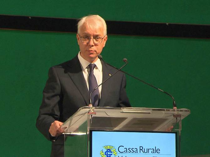 Cassa Rurale Valsugana e Tesino: dati economici e di efficienza  Il bilancio 2018 si chiude con un ottimo risultato economico rappresentato da un utile netto di quasi 6 milioni di euro (+ 4 milioni rispetto all’anno precedente) che riconferma la fiducia di territorio e clienti riposta nella loro Cassa Rurale, testimoniata anche dall’ampia partecipazione dei Soci alla assemblea straordinaria dello scorso novembre, che ha sancito la definitiva nascita del nuovo Gruppo Bancario guidato da Cassa Centrale Banca.